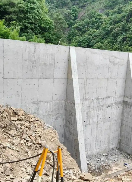 大同矿区重力式挡土墙